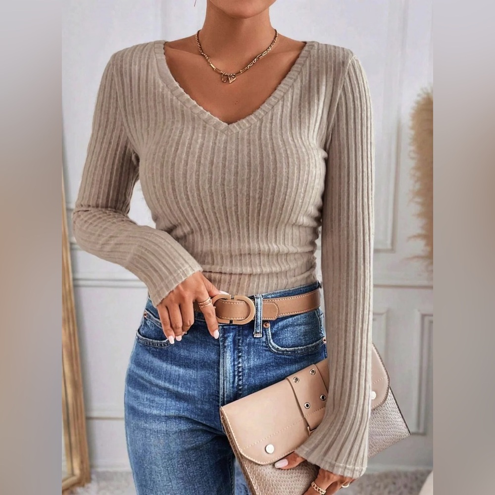 COMMENSE V-Neck Ribbed Skinny T-Shirt - size Medium